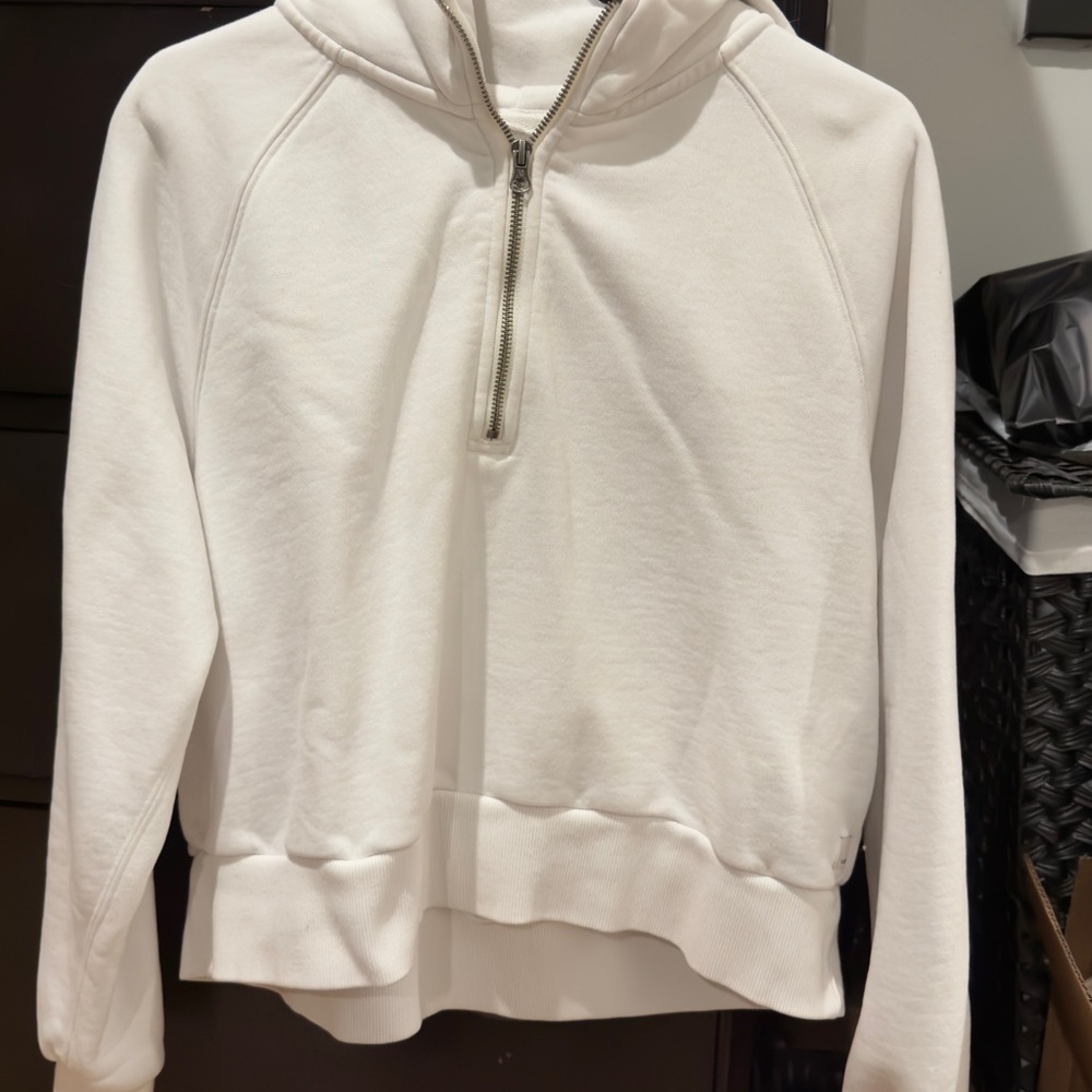 Vuori Women's White Half-Zip Quarter Zip Sweatshirt Hoodie - Picture 3 of 5